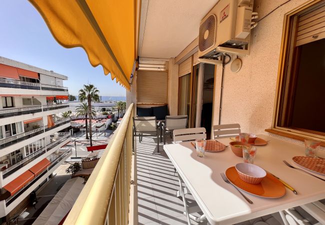 Ferienwohnung in Salou - FMP & MIRAMAR NAUTIC * WiFi * SEITLICHEM MEERBLICK