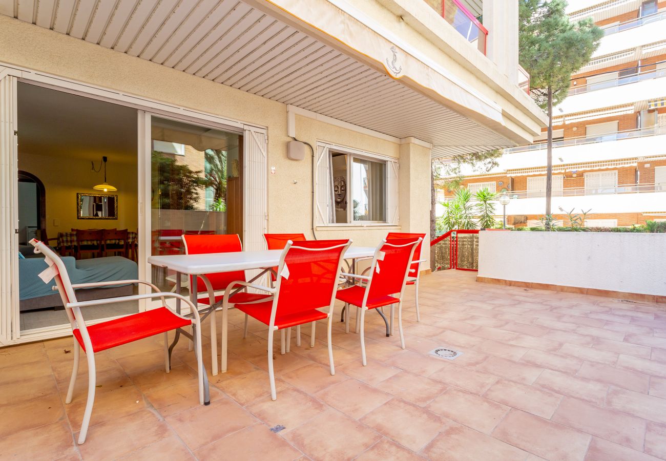 Ferienwohnung in Salou - FMP & ANCORA RED * GARTEN * 1. STRANDREIHE