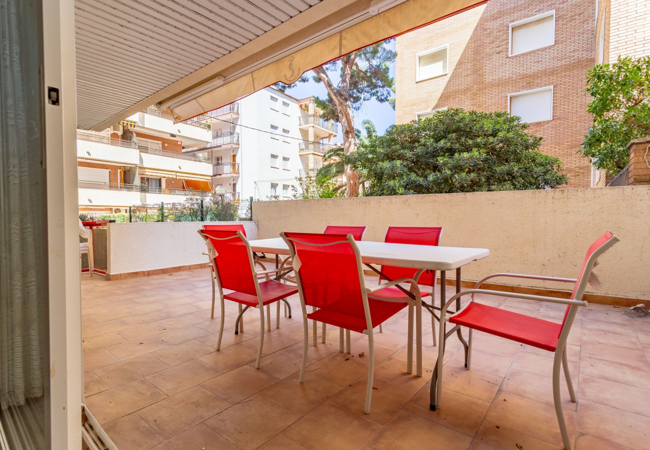 Ferienwohnung in Salou - FMP & ANCORA RED * GARTEN * 1. STRANDREIHE