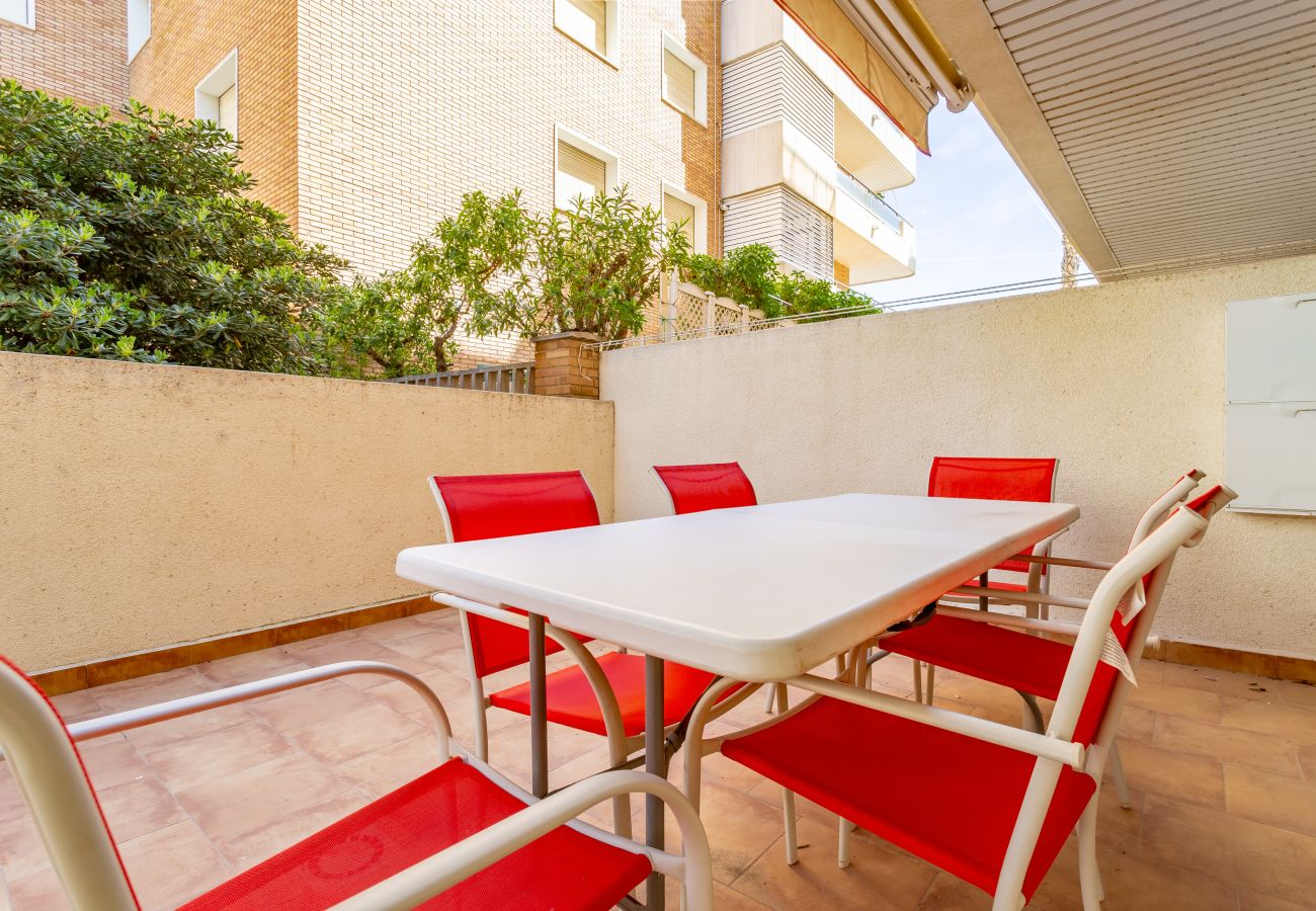 Ferienwohnung in Salou - FMP & ANCORA RED * GARTEN * 1. STRANDREIHE