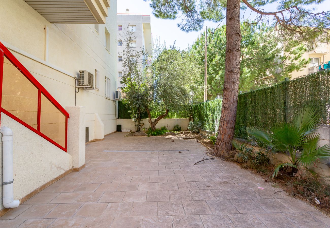 Ferienwohnung in Salou - FMP & ANCORA RED * GARTEN * 1. STRANDREIHE