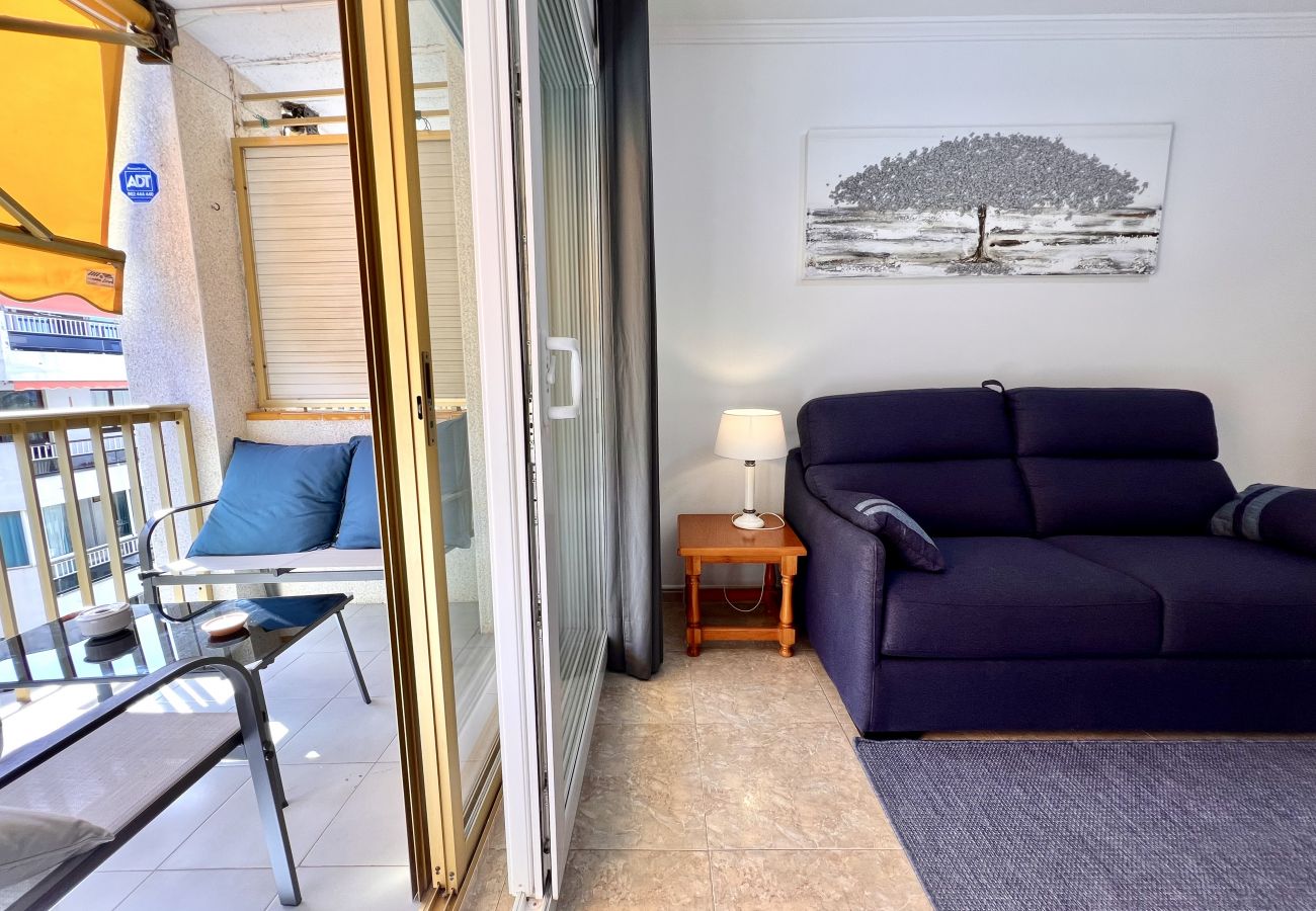 Apartment in Salou - FMP & MIRAMAR NAUTIC * WiFi * LATERAL SEA VIEW
